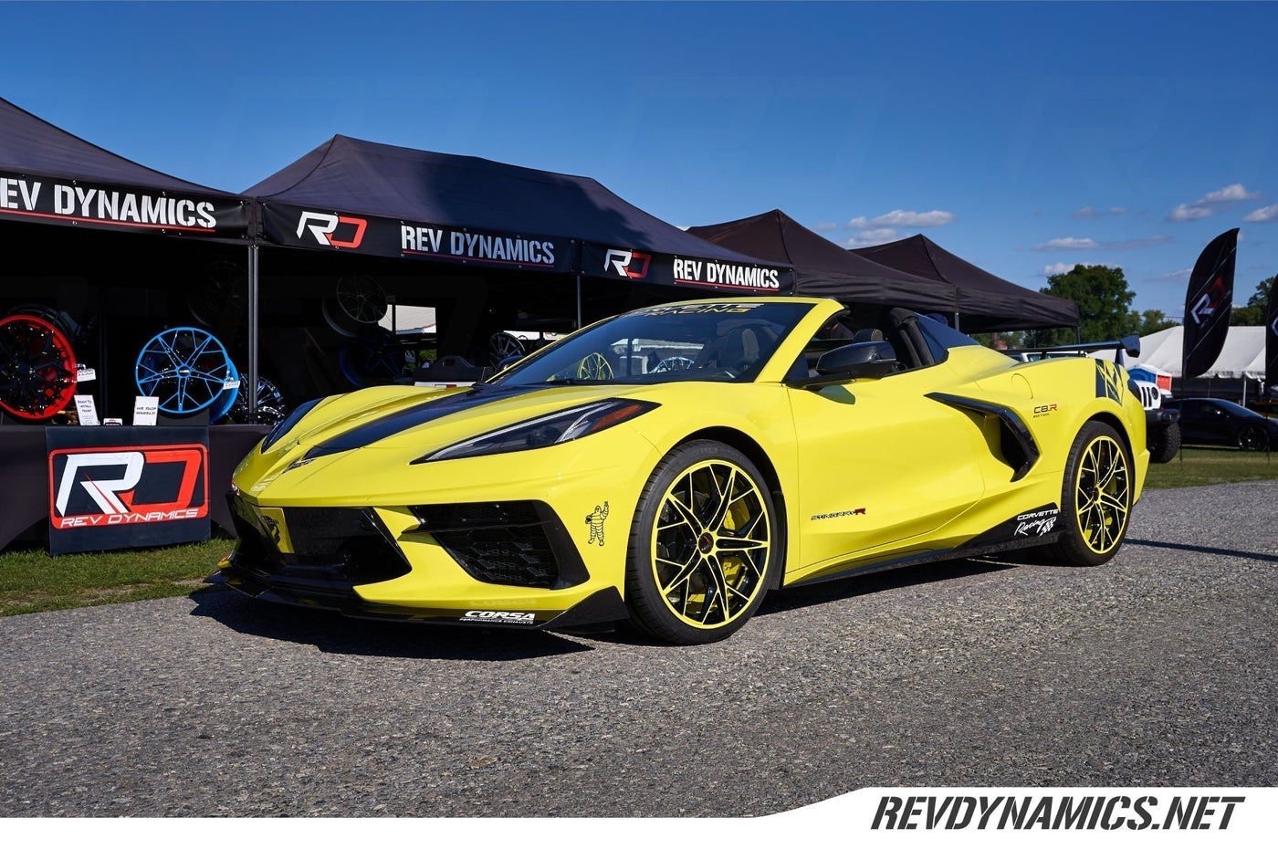 Corvette-C8-Stingray-Accelerate-Yellow-And-Black-Cray-Hammerhead-Wheels