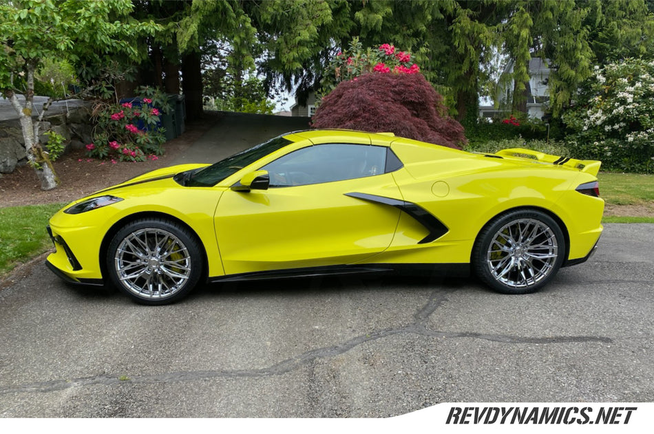 Corvette C8 with Chrome Lexani Aries 19in front and 20in rear rims Accelerate Yellow