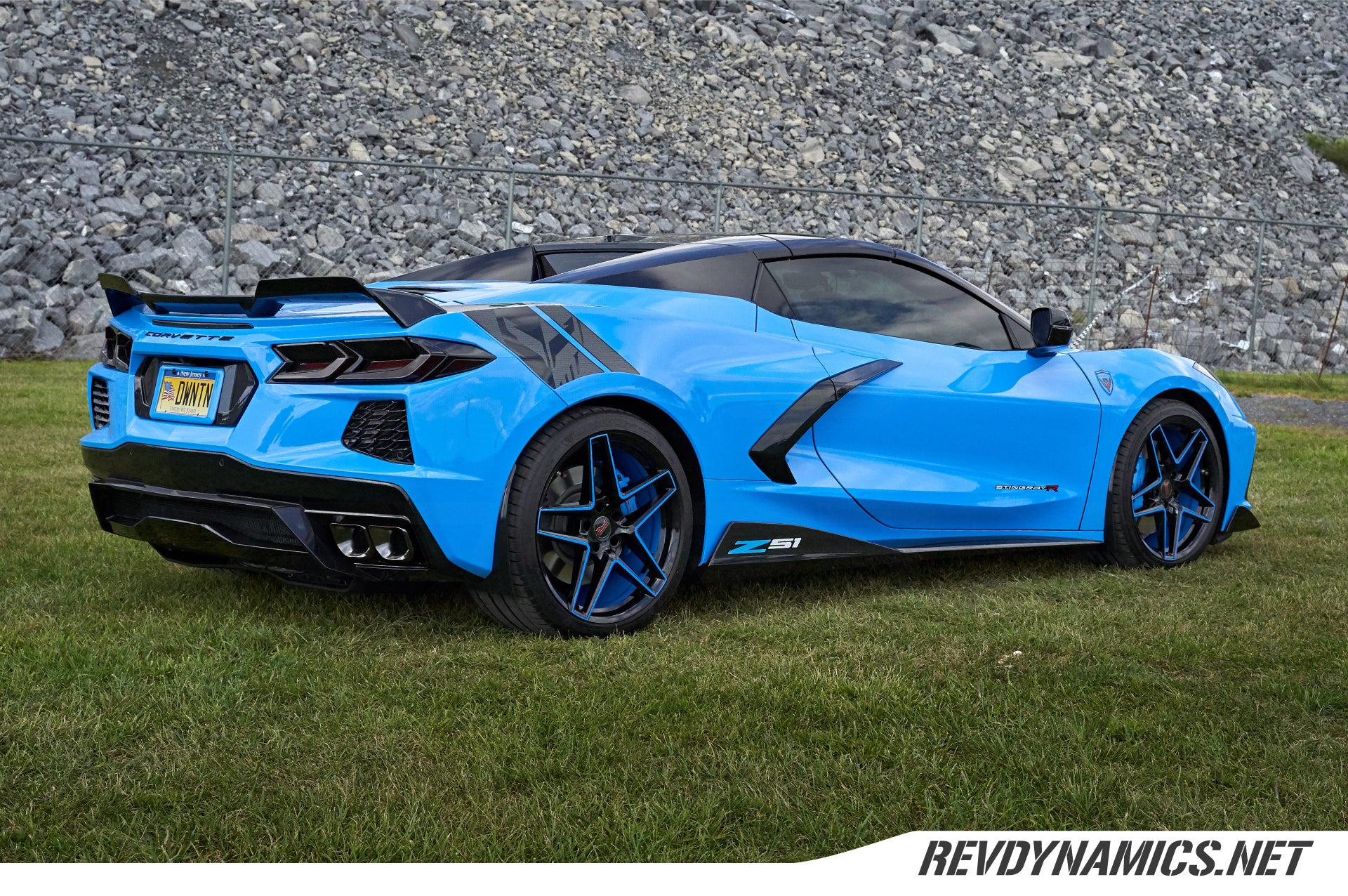 Corvette C8 Stingray Rapid Blue and Black powder coated wheels