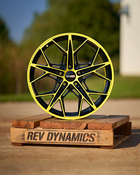 Corvette C8 Z51 Stingray Cray Hammerhead Accelerate Yellow and Black Wheel and tire package