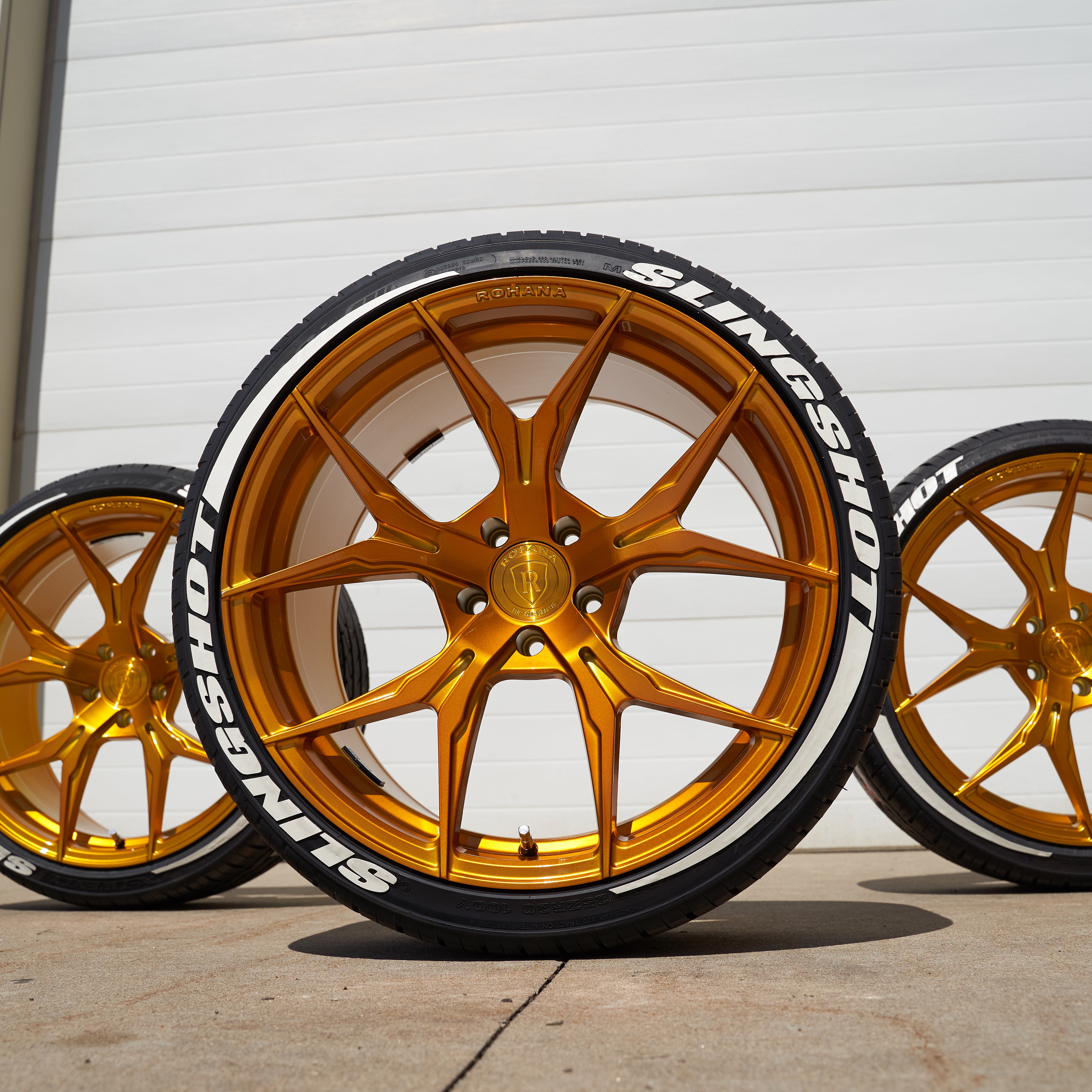 Polaris Slingshot White tire lettering on gold rohana rfx 5 rims