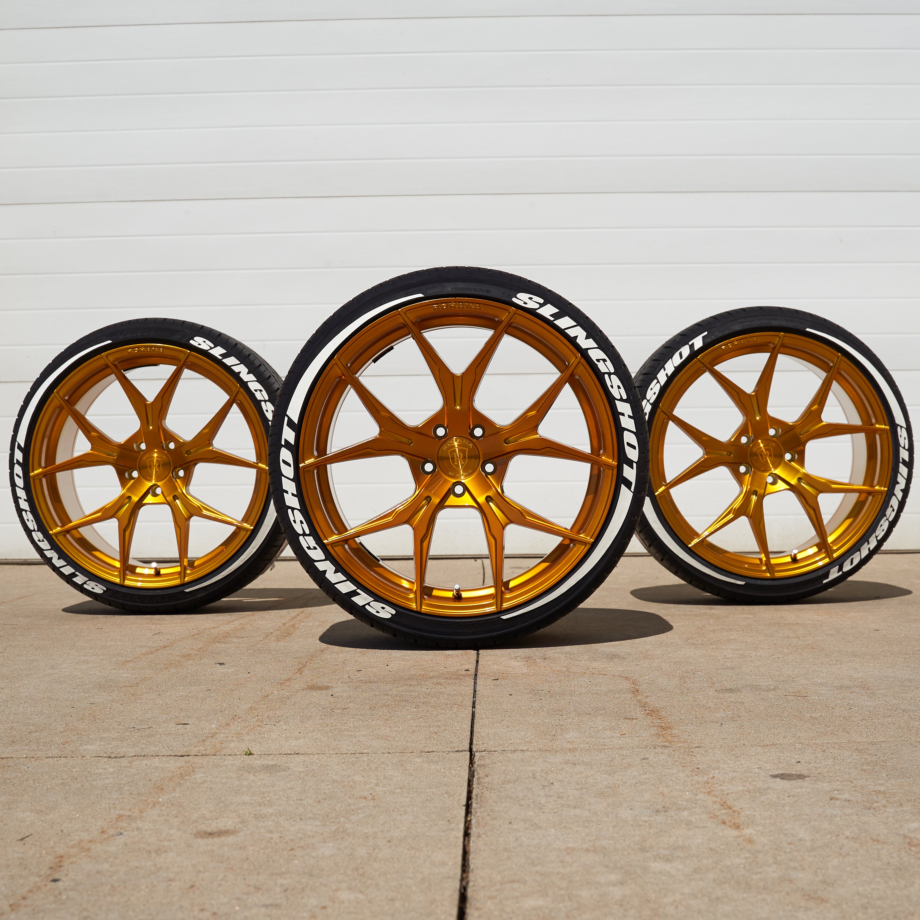 Polaris Slingshot White tire lettering on gold rohana wheels