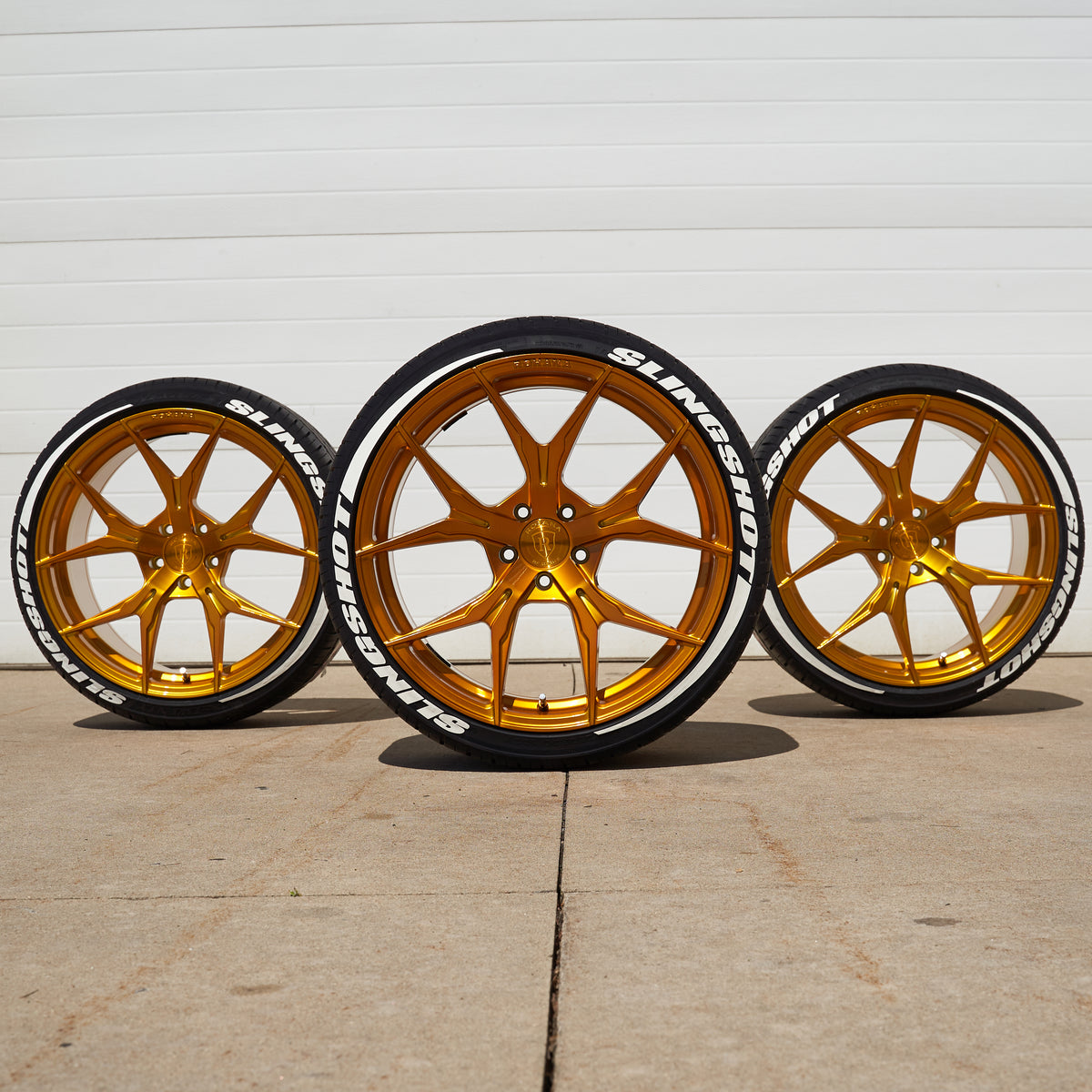 Polaris Slingshot White tire lettering on gold rohana wheels