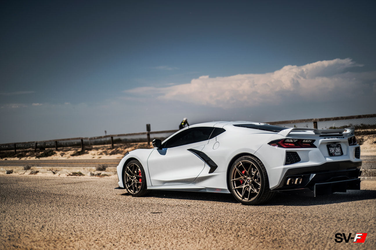 Corvette C8 in white with bronze Savini SV-F5 wheels